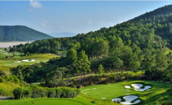 Sân golf Đà Lạt – hiện đại dù đã gần 100 tuổi