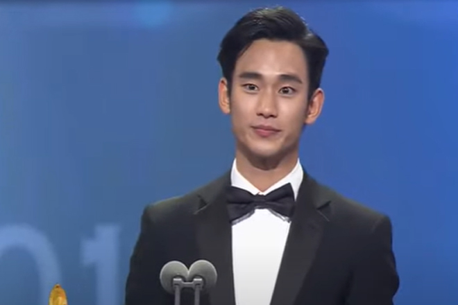 nhận giải thưởng Kim So Huyn nhận giải thưởng